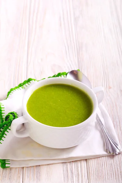 Brokkoli-Suppe in einer Schüssel, — Stockfoto