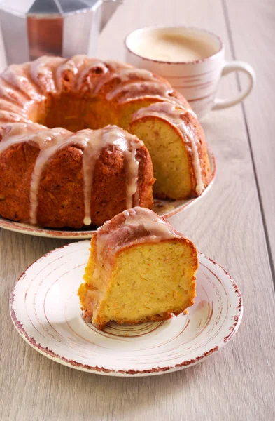 Torta de anillo de calabacín con esmalte — Foto de Stock