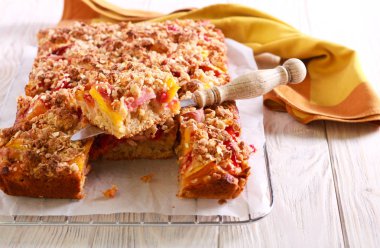 Yulaflı meyve tepesi kareler ufalamak 