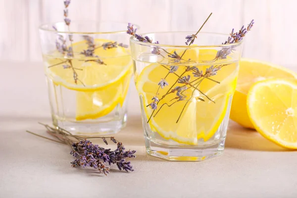 Refreshing lavender and lemon drink — Stock Photo, Image