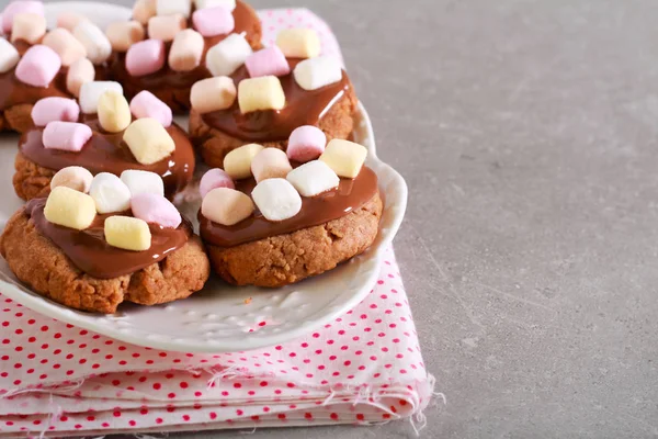 Hot chocolate cookies with marshmallow — Stock Photo, Image