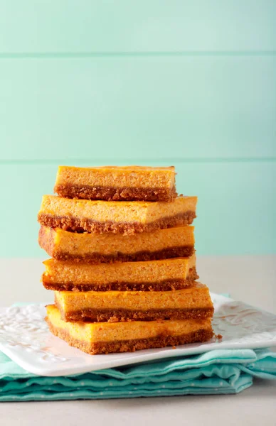 Balkabaklı peynirli kek çubukları. — Stok fotoğraf