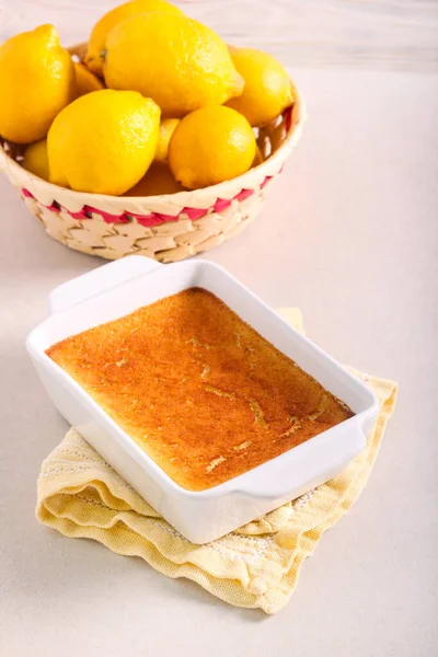 Fresh Lemon Cake Baking Tin — Stock Photo, Image