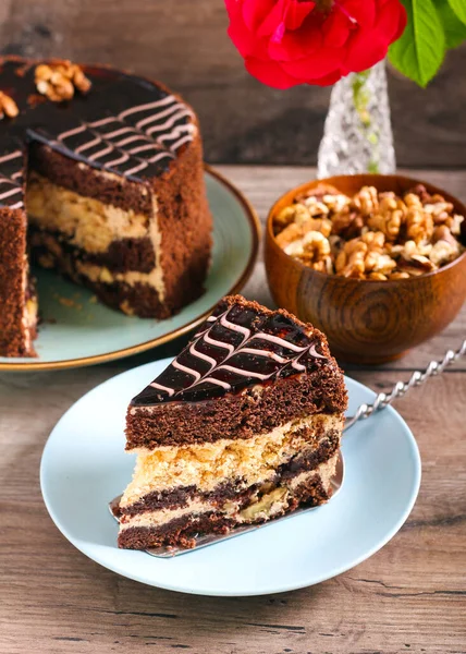 Chocolate Nut Cake Sliced Served — Stock Photo, Image