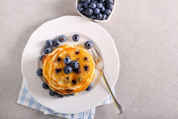Blaubeer Pfannkuchen Serviert Auf Teller — Stockfoto