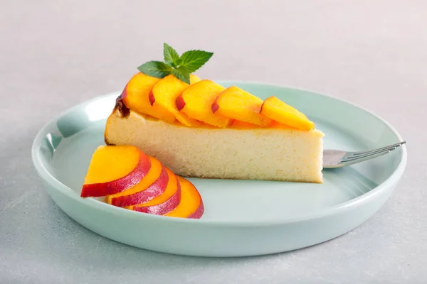 Slice Cheesecake Nectarine Topping Served Plate — Stock Photo, Image