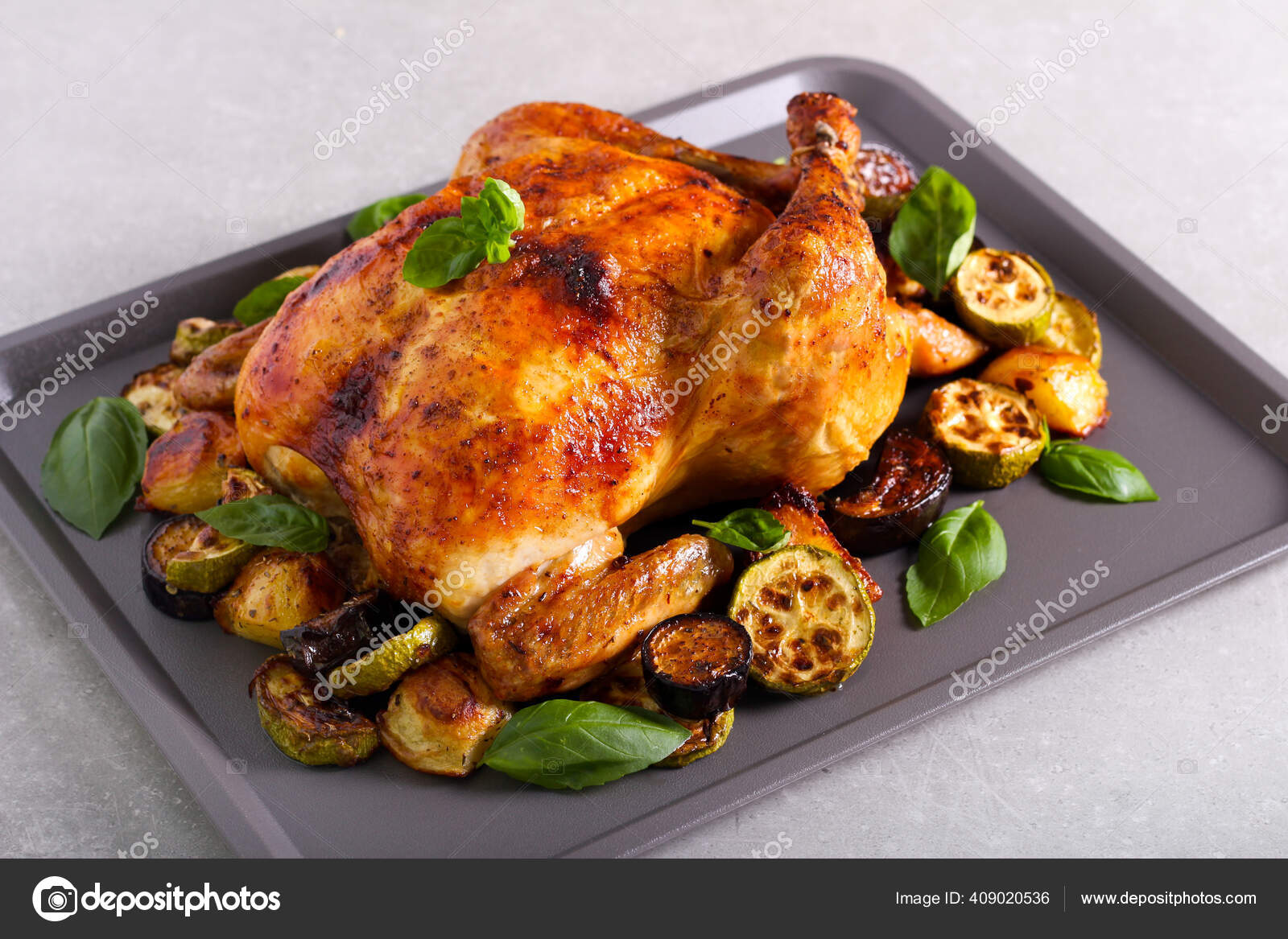 Roast Whole Chicken Vegetables Stock Photo by ©manyakotic 409020536