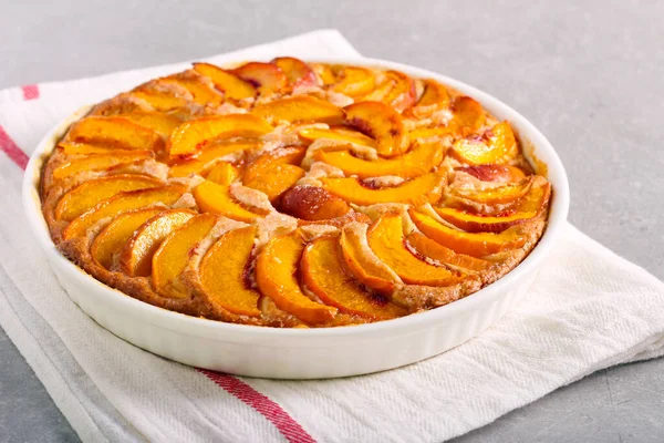 Gâteau Pêche Dans Une Boîte Pâtisserie — Photo