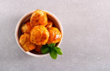 Kasede tavuk köftesi.