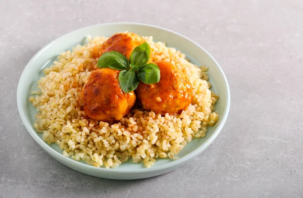 Kippengehaktballen Bulgur Tarwe Bord — Stockfoto