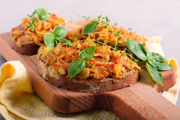 Vegetable Healthy Spread Brown Bread — Stock Photo, Image