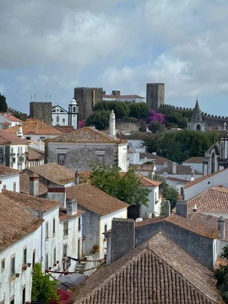 Portekiz 'deki küçük antik şehir Obidos manzarası