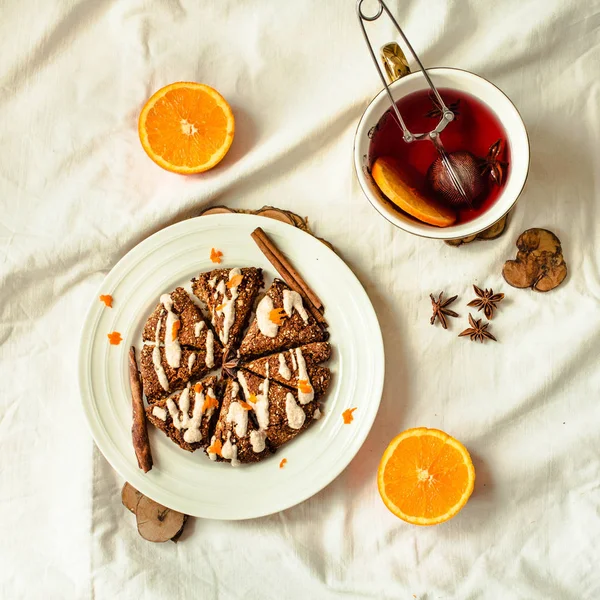 Traditionell Läckra Brittiska Bakverk Och Öken Scones Med Valnötter Apelsin — Stockfoto