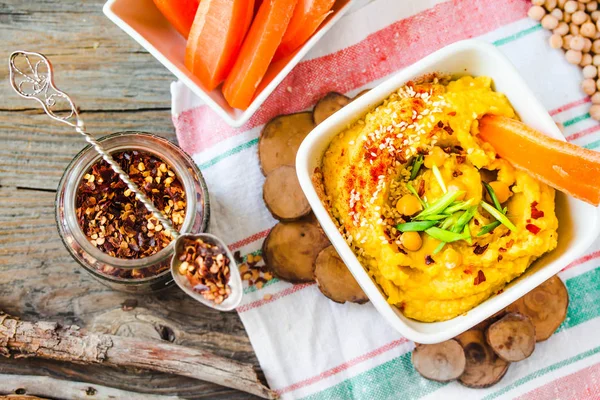 Traditional Middle East Appetizer Hummus Served Carrot Sticks Herbs Seasoned — Stock Photo, Image