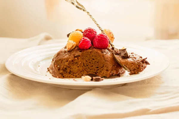 Mousse de chocolate com framboesas — Fotografia de Stock