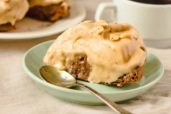 Delicious breakfast -a piece of cake with banana mousse cream ic — Stock Photo, Image