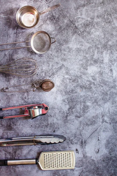 Utensílios de cozinha de metal e madeira. Eco amigável Zero resíduos de plast — Fotografia de Stock