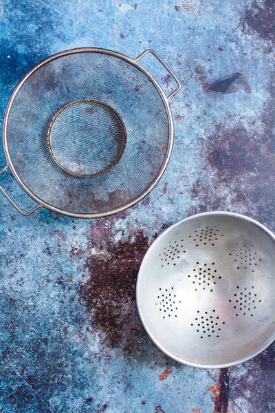 Metalic colanders. Keukengerei. Eco vriendelijke Zero Waste Pla — Stockfoto