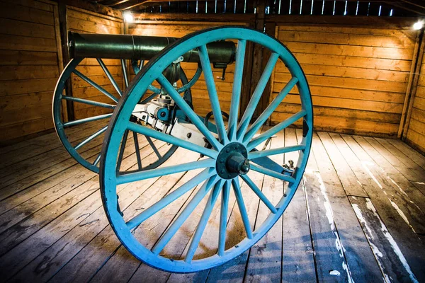 Vintage Canon Barn — Stock Photo, Image