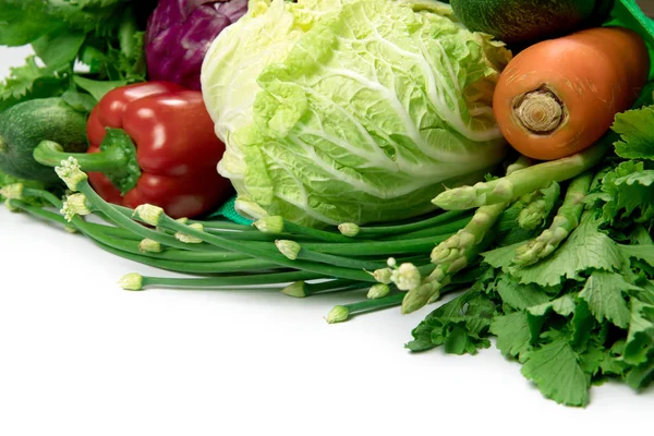 야채 야채를 섞어 만든 녹색 식품 봉투를 닫아 둔다 — 스톡 사진