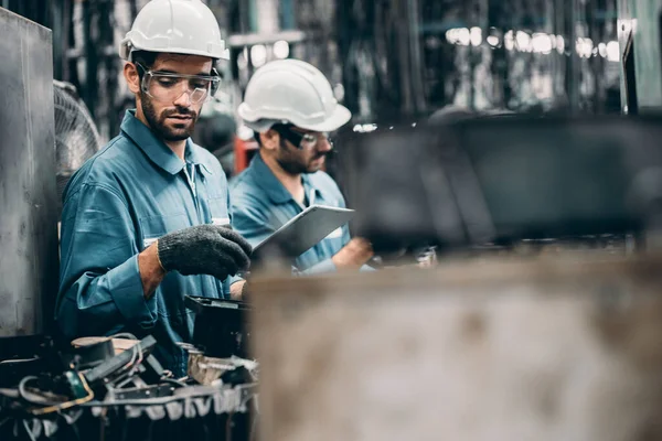 Equipe Coordenador Fábrica Indústria Que Trabalha Máquina Configuração Com Espaço — Fotografia de Stock