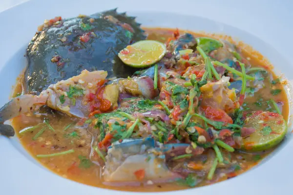 Tay tarifi baharatlı sos taze karaca yengeç bir rawfood.