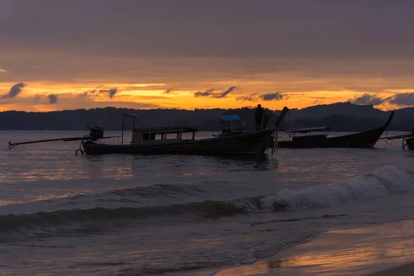 Período Crepúsculo Aonang Beach Krabi Tailandia — Foto de Stock