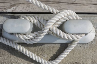 Knot rope at a yacht marina/