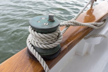 Knot rope at a yacht marina/