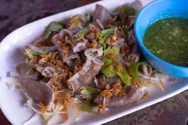 Menú Tailandés Local Intestinos Cerdo Cocidos Con Salsa Picante — Foto de Stock