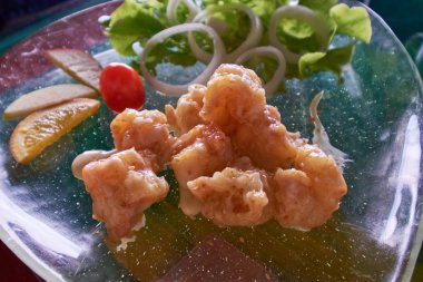 Tempura karışık sebze salata menüsü.