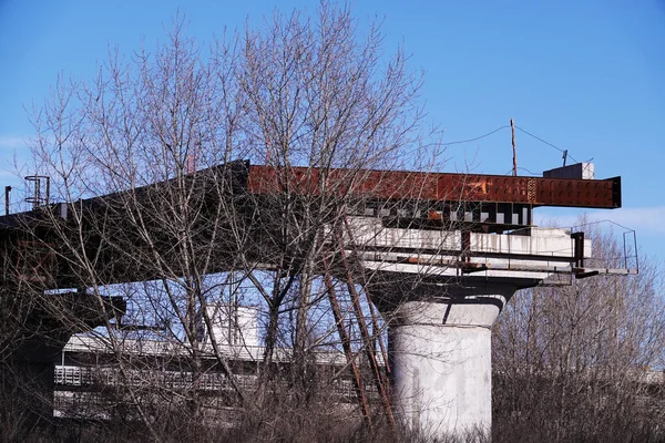 Kiev Ucrânia Março 2020 Ponte Inacabada Abandonada Sobre Rio Dnieper — Fotografia de Stock