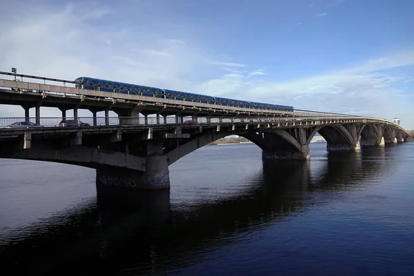 Kiev Ucrânia Março 2020 Ponte Metro Cidade Kiev Ucrânia — Fotografia de Stock