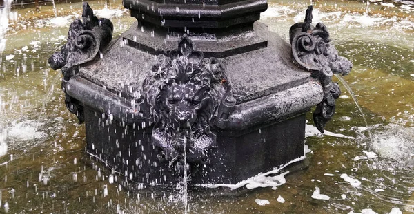 Kiev Ukraine July 2019 Ancient City Fountain Faces Lion Neptune — Stock Photo, Image