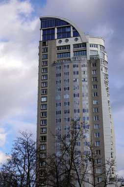 Kiev, Ukrayna 9 Aralık 2019: Kiev şehrinde yüksek kiralama maliyetli yeni binalar