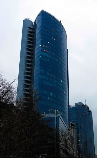 Kiev, Ukrayna 9 Aralık 2019: Kiev şehrinde yüksek kiralama maliyetli yeni binalar