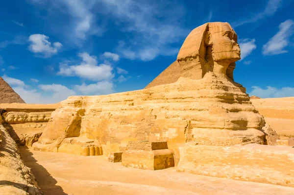 Esfinge Egipcia Cairo Giza Egipto Antecedentes Monumento Arquitectónico Las Tumbas — Foto de Stock