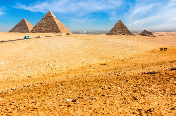 Las Pirámides Egipcias Giza Fondo Cairo Milagro Luz Monumento Arquitectónico — Foto de Stock