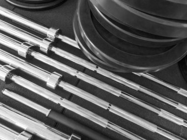 Spor salonunda katta sökülüp halter