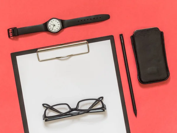 Flach Lagen Schwarze Business Accessoires Auf Rosa Hintergrund Mit Leerraum — Stockfoto