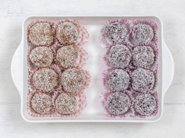 Sağlıklı ve doğal ev yapımı tatlılar tarihleri, fındık ve Hindistan cevizi yapılmış