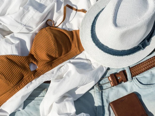Flache Laien Mode Frauen Sommer Beachwear Accessoires Büstenhalter Hemd Hut — Stockfoto