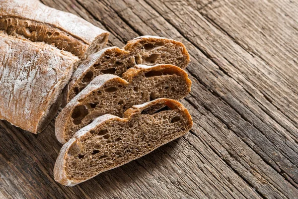 Ciabatta Vagyok Sötét Friss Egészséges Lapos Nyitott Szerkezetű Olasz Kenyér — Stock Fotó