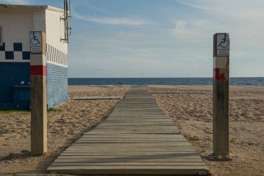 2019 'da Calelia, İspanya' da sahil ve deniz girişi.