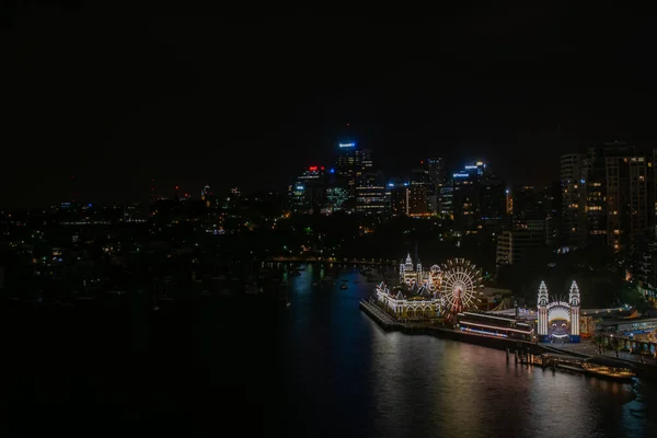 Paisaje urbano panorámico nocturno de Sidney en febrero de 2018 — Foto de Stock