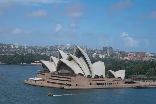 Escena panorámica del teatro de ópera, ciudad de Sydney en febrero de 2018 — Foto de Stock