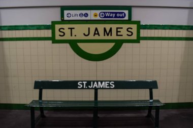 James İstasyonu 'ndaki mimar ve banka, Sydney, Avustralya, 2019