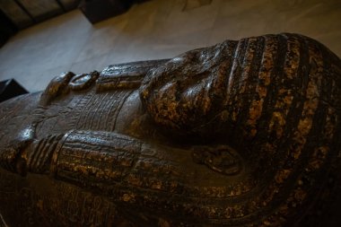 Mimari lahit ve Mısır Müzesi 'nden heykel. El Kahire, Mısır 2018