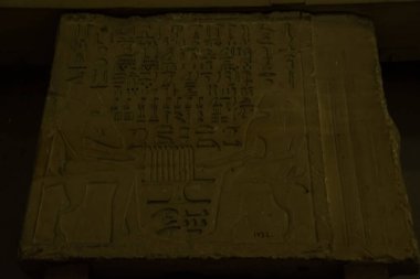 Mısır Müzesi 'nin iç mimari senaryoları ve heykelleri. El Kahire, Mısır 2018