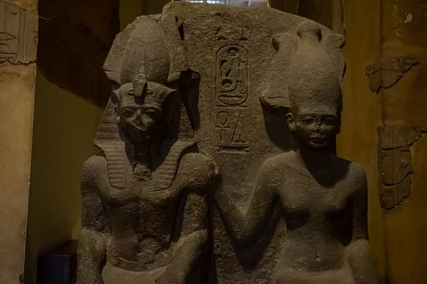 Innenarchitektur und Skulptur aus dem Ägyptischen Museum, Innenarchitektur. El Cairo, Ägypten 2018 — Stockfoto